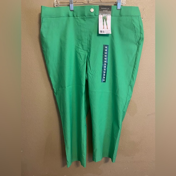 Rafaella Pants - Rafael’s Women Size 18 Stretch Comfort Green Cropped Pants